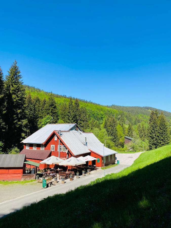 Penzion Lesni Zatisi- Harrachov Buitenkant foto