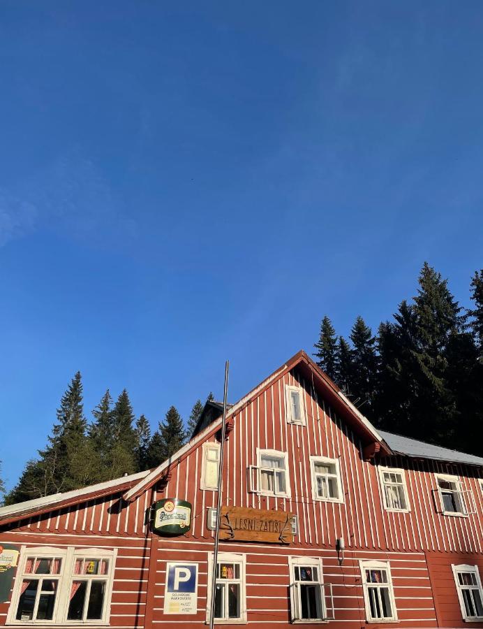 Penzion Lesni Zatisi- Harrachov Buitenkant foto