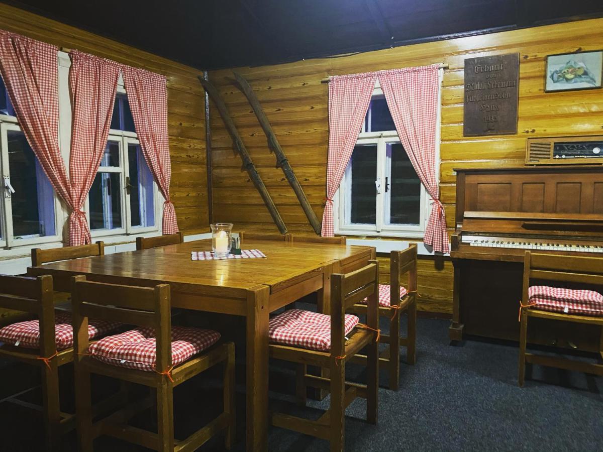 Penzion Lesni Zatisi- Harrachov Buitenkant foto