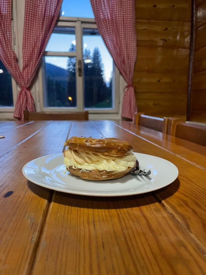 Penzion Lesni Zatisi- Harrachov Buitenkant foto