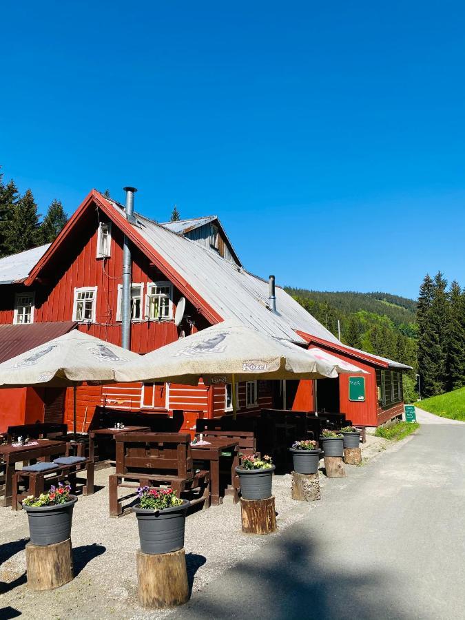 Penzion Lesni Zatisi- Harrachov Buitenkant foto