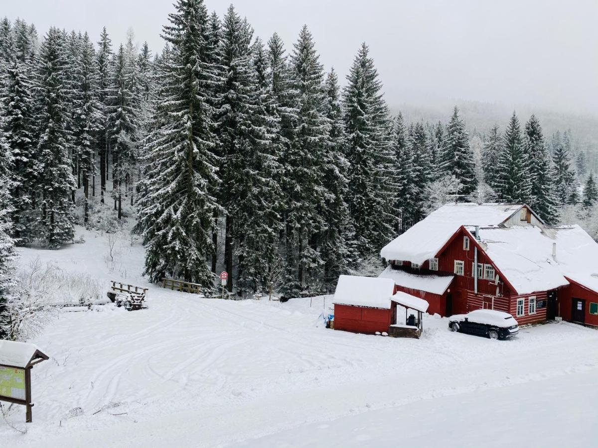 Penzion Lesni Zatisi- Harrachov Buitenkant foto