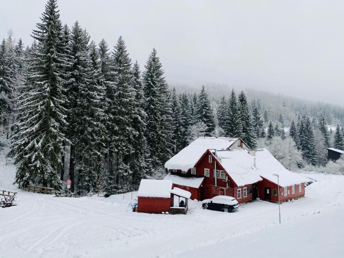 Penzion Lesni Zatisi- Harrachov Buitenkant foto