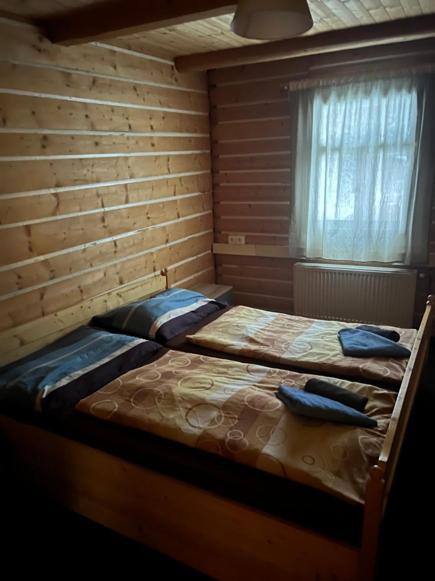 Penzion Lesni Zatisi- Harrachov Buitenkant foto
