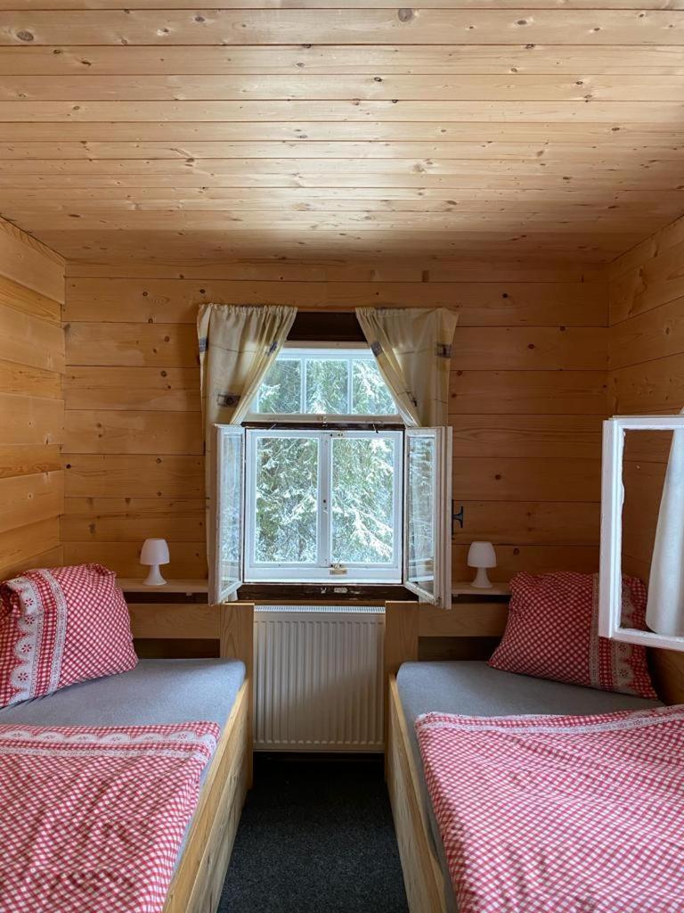 Penzion Lesni Zatisi- Harrachov Buitenkant foto