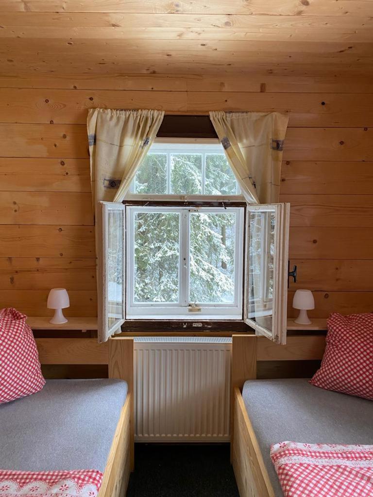 Penzion Lesni Zatisi- Harrachov Buitenkant foto