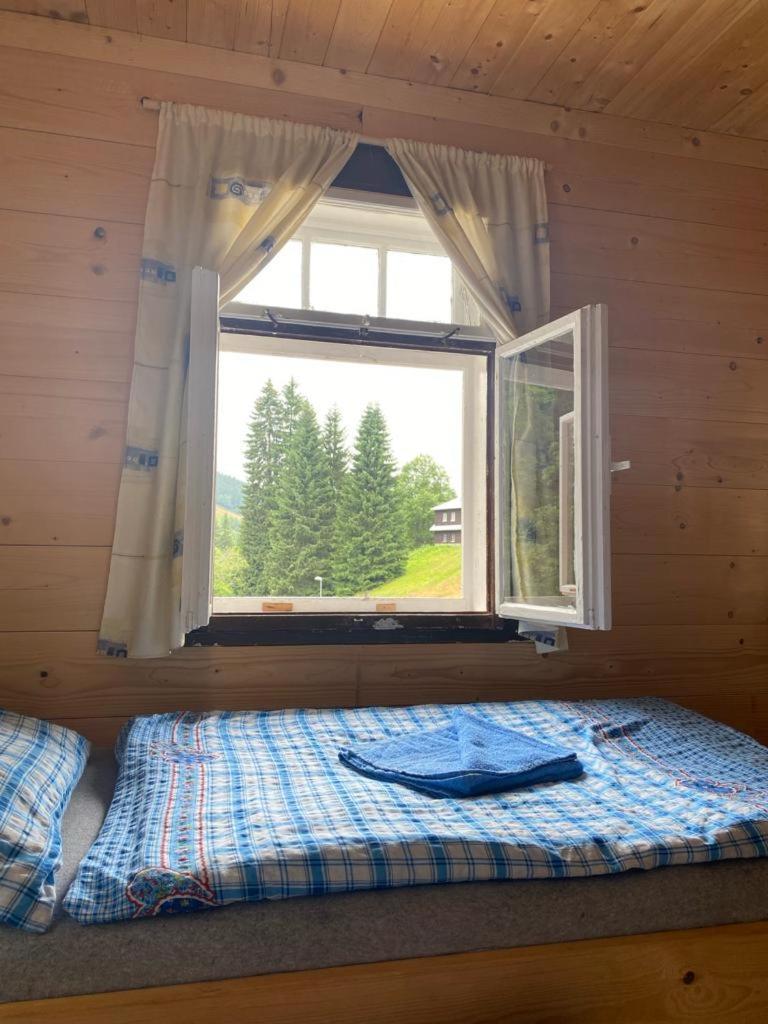 Penzion Lesni Zatisi- Harrachov Buitenkant foto